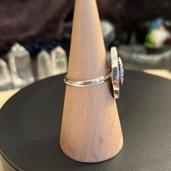 Abalone Shell Solitaire Ring in Sterling Silver and Detail Sz 9 - Picture 4 of 13